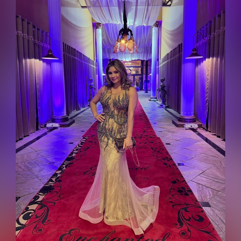 TERANI COUTURE Elegant Gold and Green Evening Gown